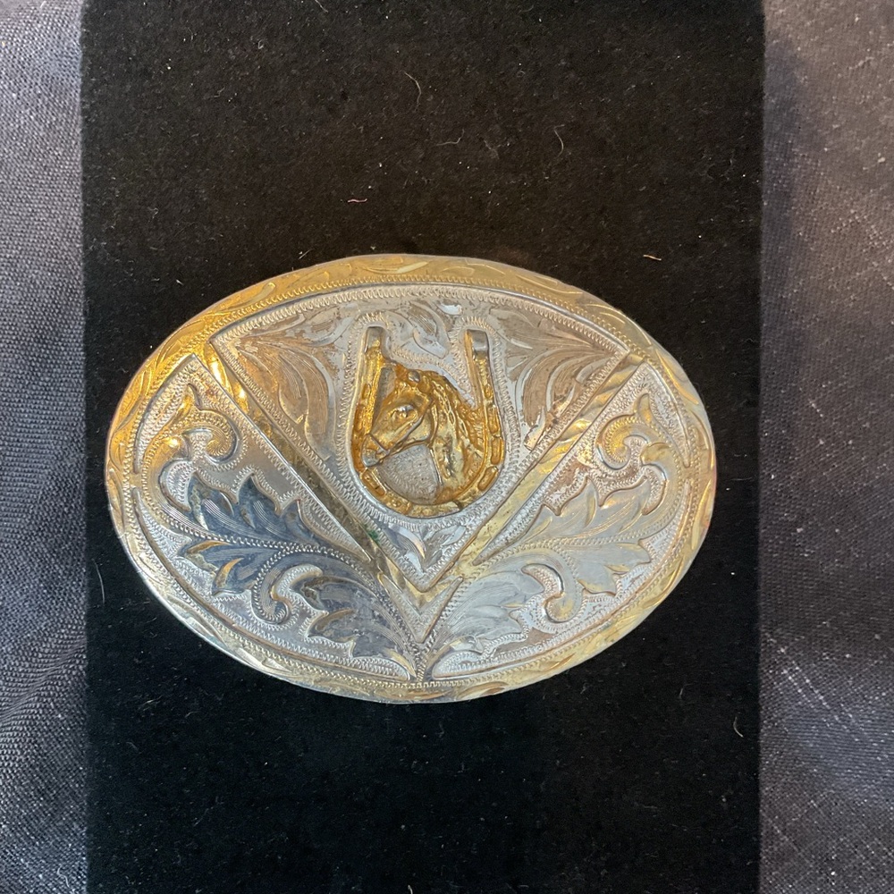 Large Ornate Oval Horsehead & Horseshoe Belt Buckle - 2/ tone Alpha Mexico